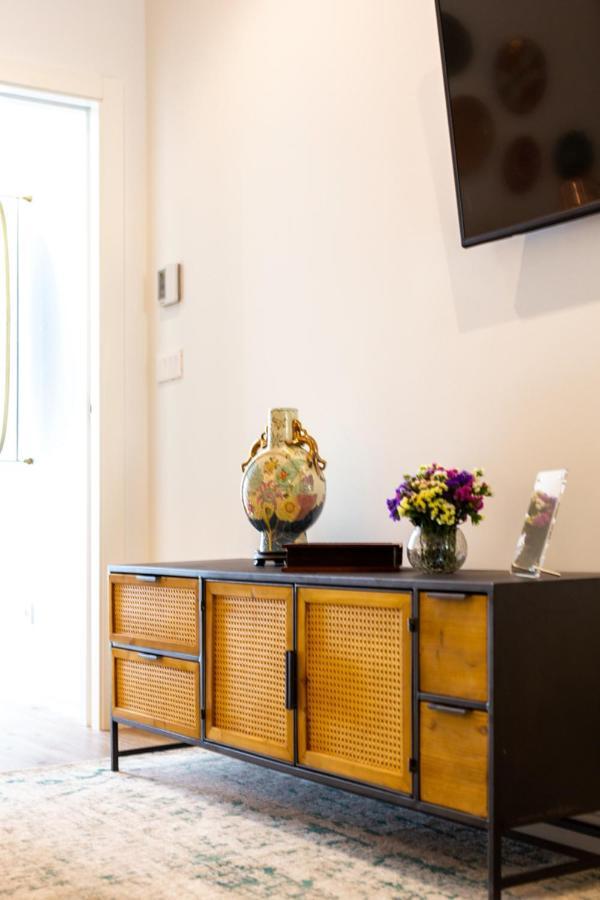 ליסבון Stupendo- Two Rooms, Patio With Refreshing Pond-Center-Air Conditioning-Free Park מראה חיצוני תמונה