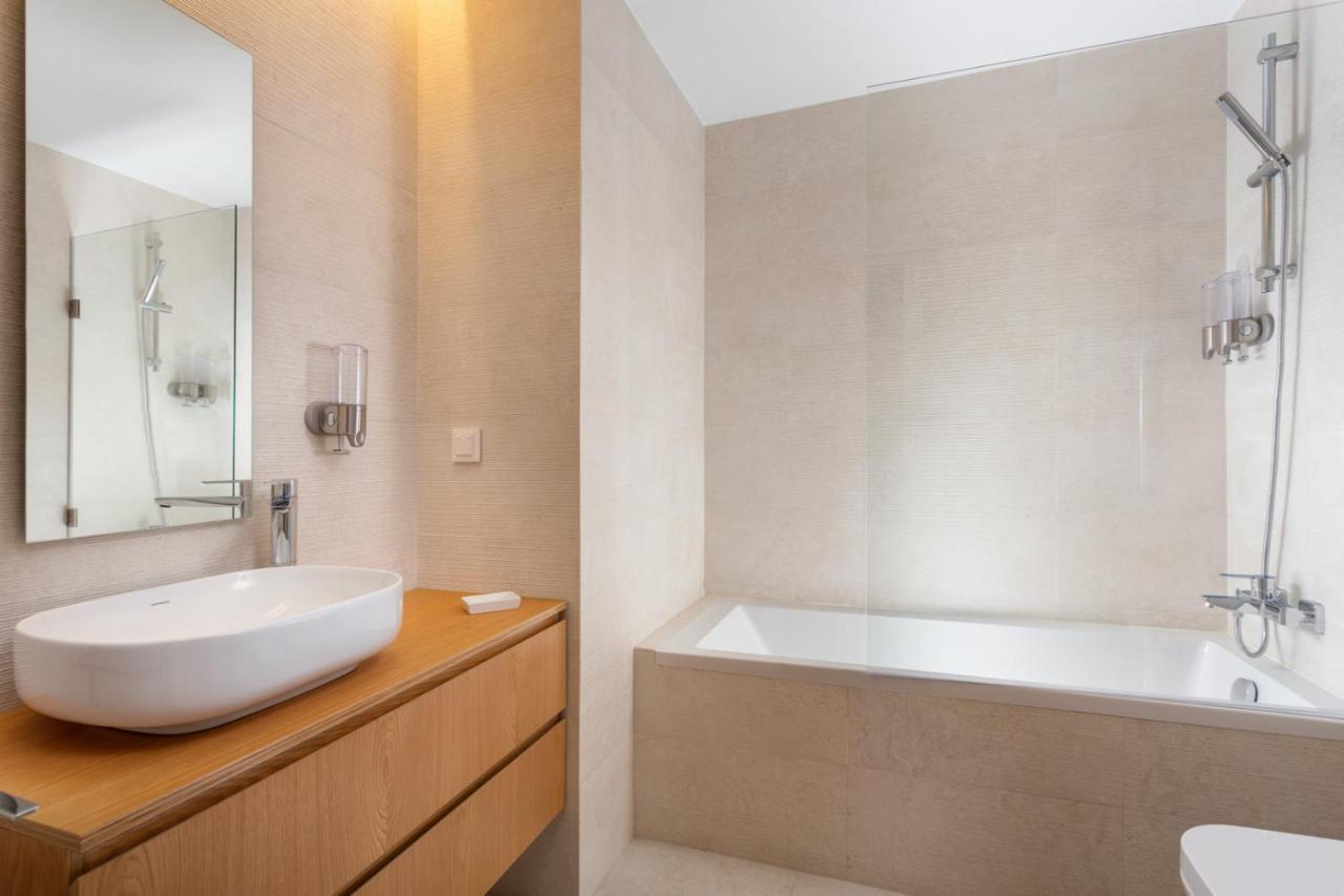 ליסבון Stupendo- Two Rooms, Patio With Refreshing Pond-Center-Air Conditioning-Free Park מראה חיצוני תמונה